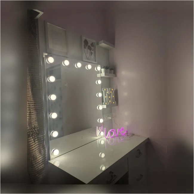 LED 77 - Vanity / Hollywood LED Mirror